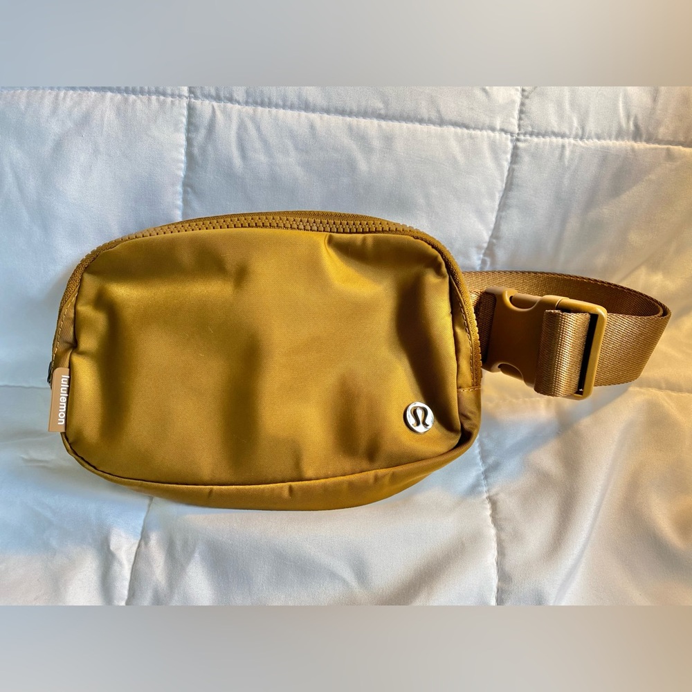 Lululemon Everywhere Belt Bag 1L - “Caramel”